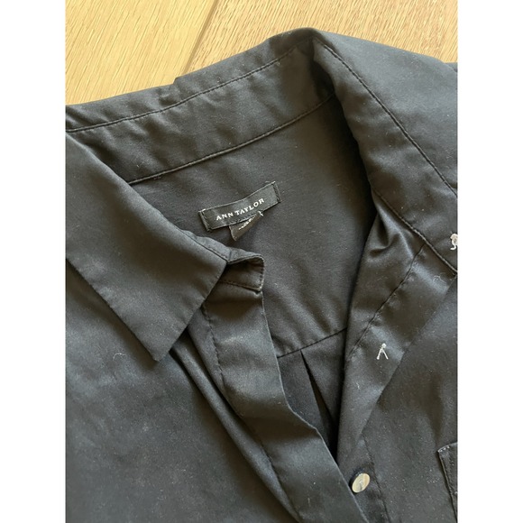 Ann Taylor XS Black Button‎ Down Long Sleeve Pocket Shirt - Picture 2 of 5